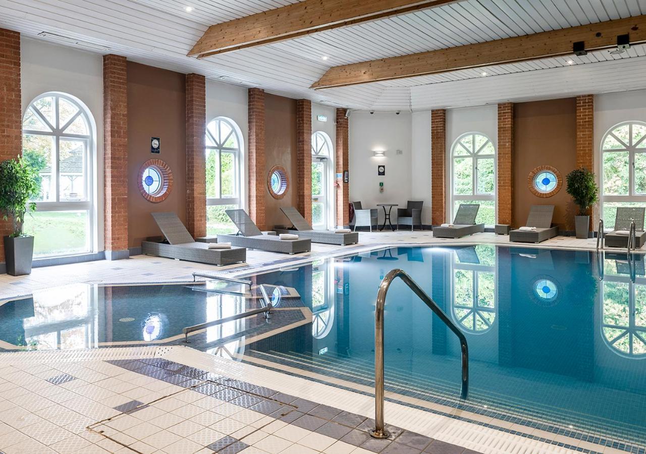 Hogs Back Hotel & Spa Nr Farnham Farnham  Eksteriør bilde