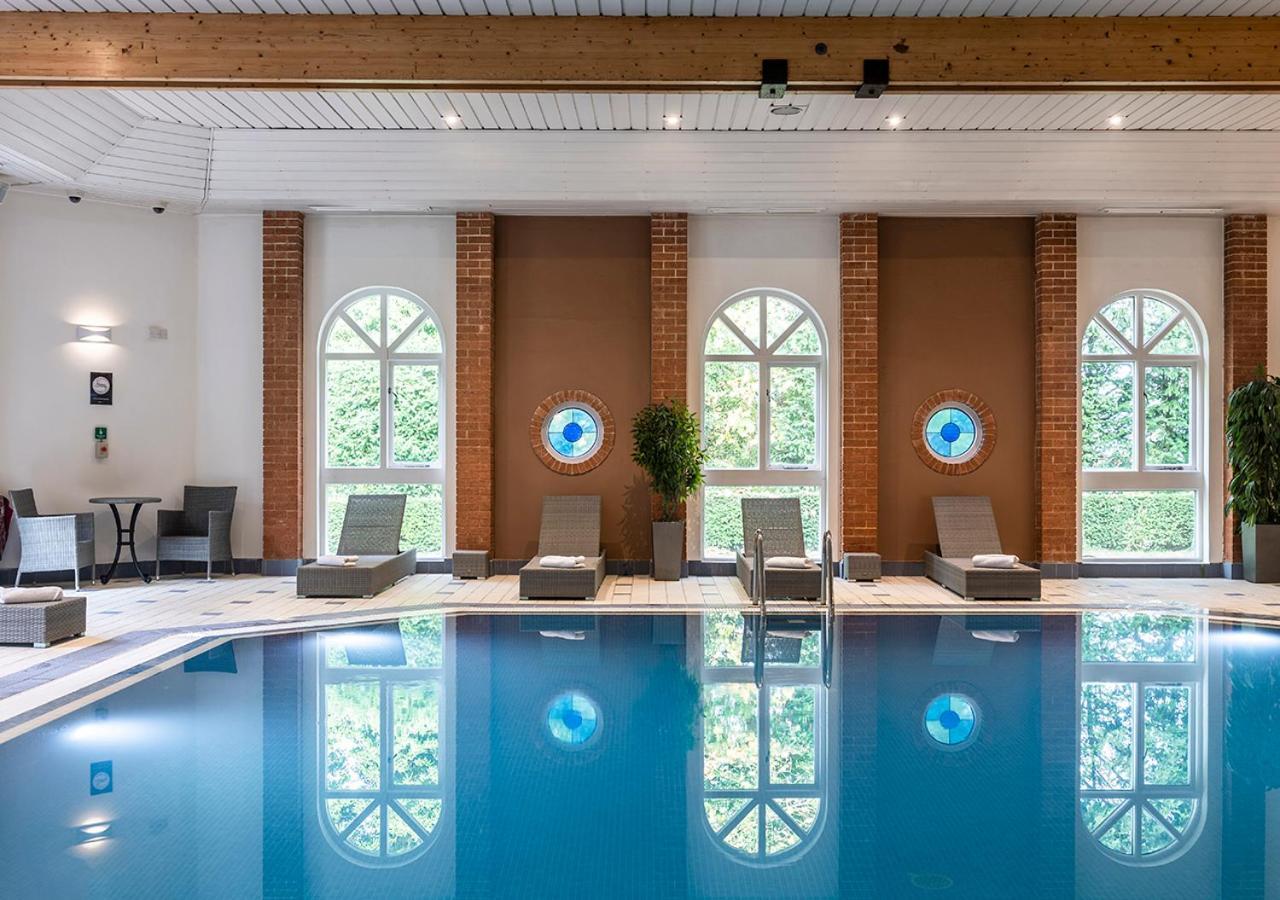Hogs Back Hotel & Spa Nr Farnham Farnham  Eksteriør bilde