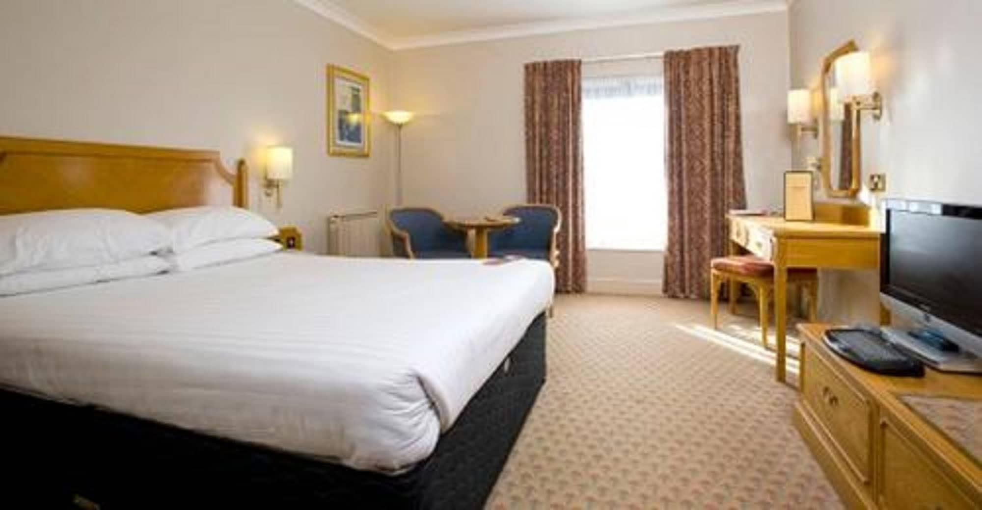 Hogs Back Hotel & Spa Nr Farnham Farnham  Eksteriør bilde