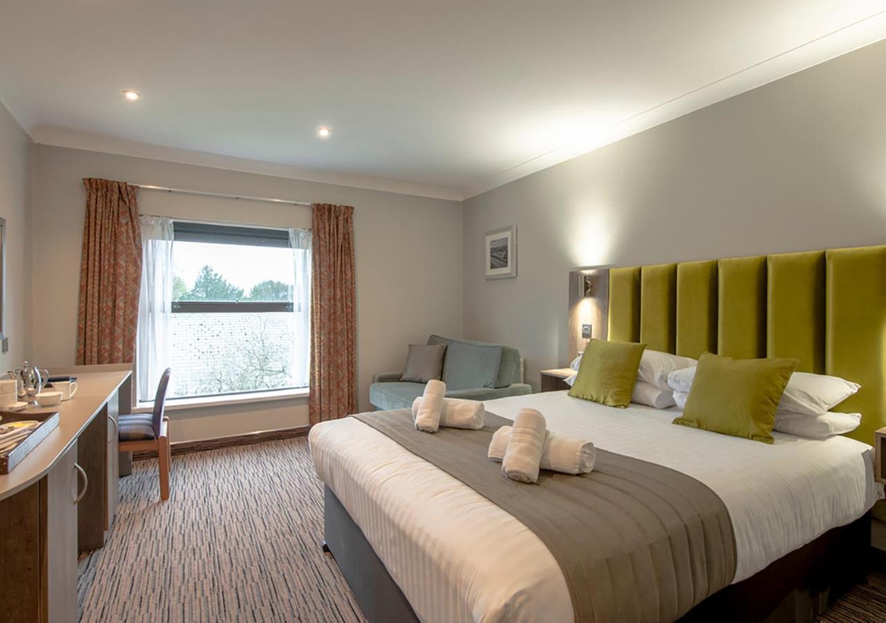Hogs Back Hotel & Spa Nr Farnham Farnham  Eksteriør bilde