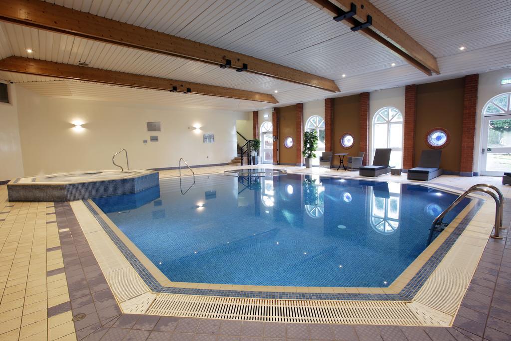 Hogs Back Hotel & Spa Nr Farnham Farnham  Eksteriør bilde