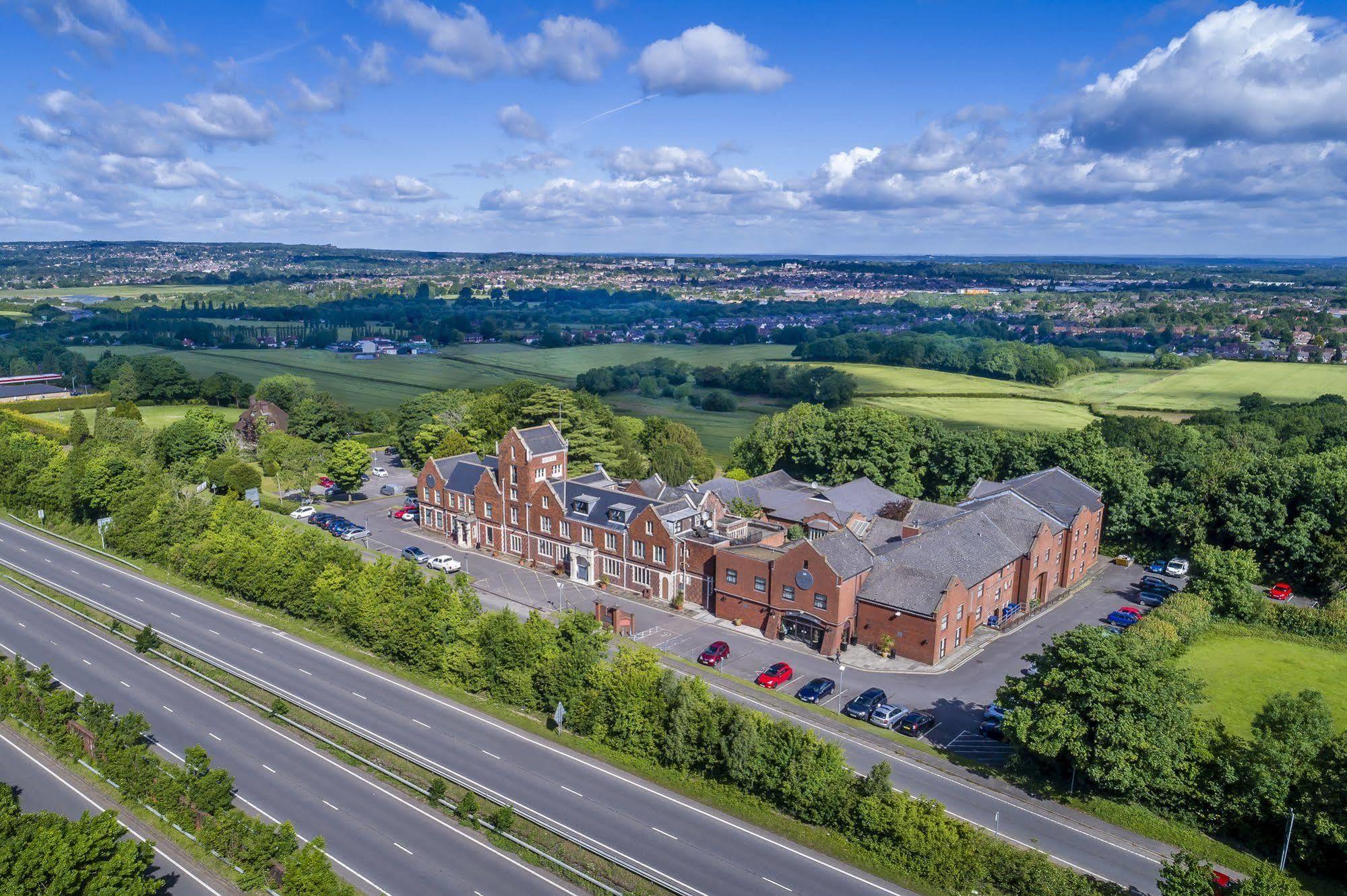Hogs Back Hotel & Spa Nr Farnham Farnham  Eksteriør bilde