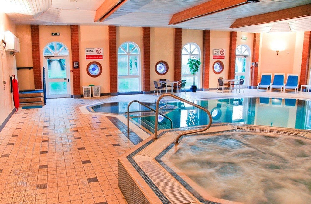 Hogs Back Hotel & Spa Nr Farnham Farnham  Eksteriør bilde